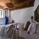Nera Etwa House Lovorje