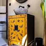Nera Etwa House Lovorje