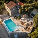 Nera Etwa House Holiday home