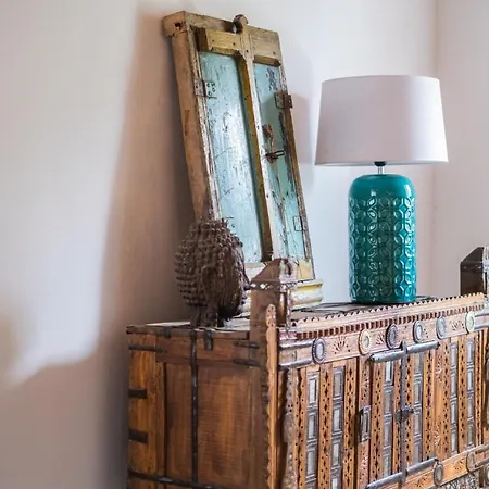 Vakantiehuis Nera Etwa House Lovorje