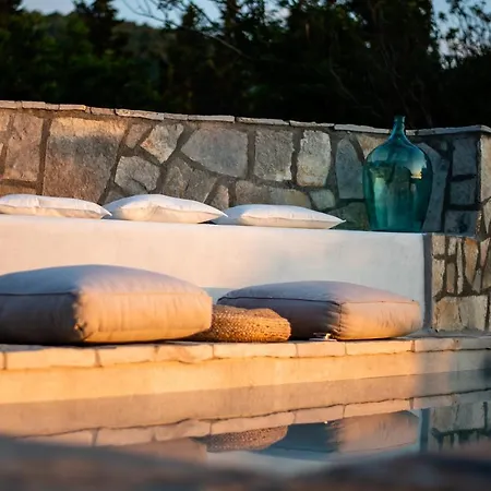 Nera Etwa House Lovorje