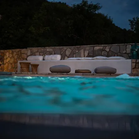 Nera Etwa House Holiday home Lovorje