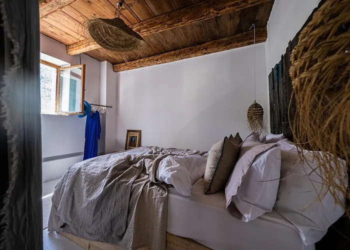 Nera Etwa House Lovorje