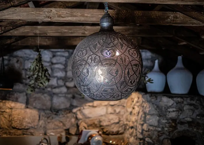 Nera Etwa House * Lovorje