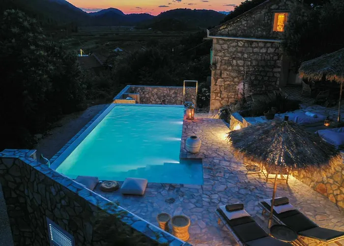 Dom wakacyjny Nera Etwa House